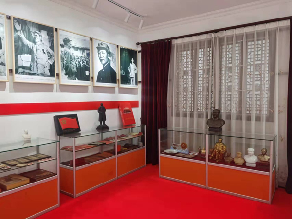 松江區(qū)新浜鎮(zhèn)南楊村的偉人毛澤東風(fēng)采展廳